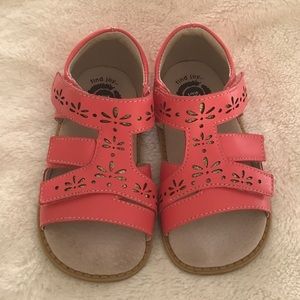 Livie & Luca Coral Sandals - Size 8